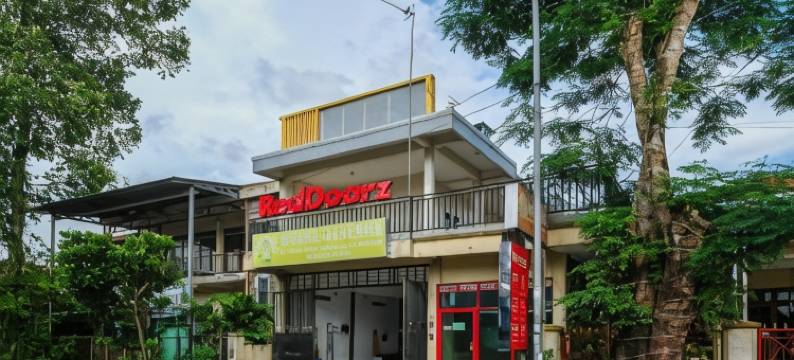红多兹伊斯兰酒店-近阿伦阿伦克布门(RedDoorz Syariah Near Alun Alun Kebumen)图片