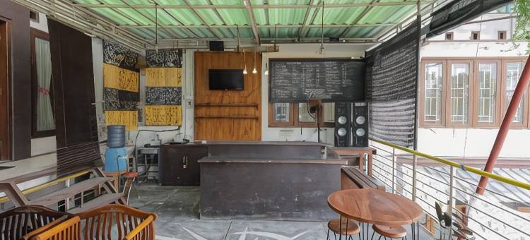 RedDoorz Near Juanda International Airport 2图片