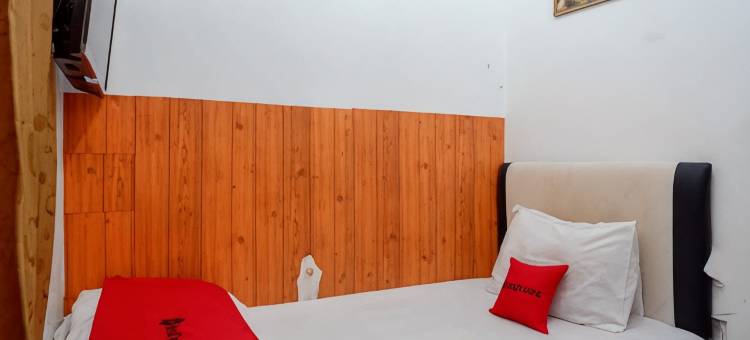 红多兹旅馆@日惹图古金色(RedDoorz at Golden Inn Tugu Yogyakarta)图片