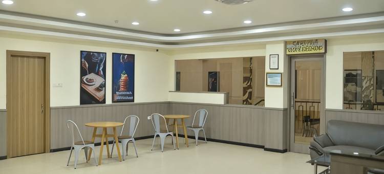 苏祖亚兰套普拉帕特酒店(Suzuya Hotel Rantau Prapat)图片