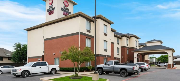 达拉斯湖贝斯特韦斯特优质套房酒店(Best Western Plus Lake Dallas Inn  Suites)图片