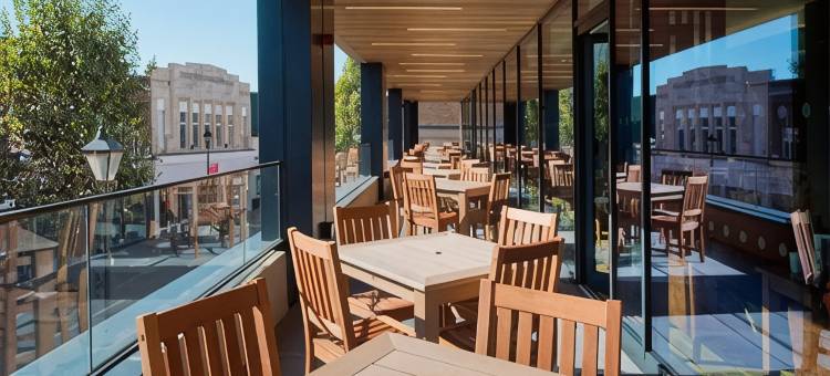 泰晤士畔斯坦斯普瑞米尔酒店(Premier Inn Staines Upon Thames)图片