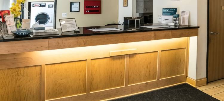 诺顿商场和国家体育中心凯艺酒店(Quality Inn Near Northtown Mall & National Sports Center)图片