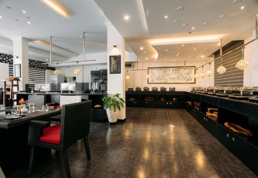 The Panoramic Getaway Hotel Overview