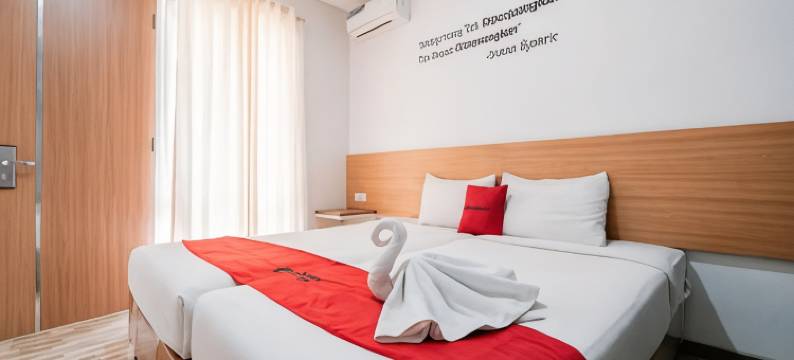 红多兹酒店-近爪哇帖木儿公园 2(RedDoorz Near Jawa Timur Park 2)图片