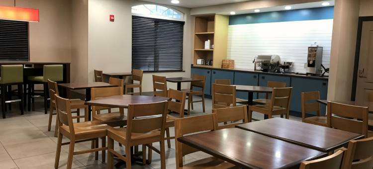 恩波里亚丽怡酒店(Country Inn & Suites by Radisson, Emporia, VA)图片