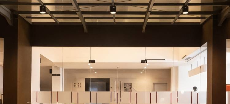 西朗林恩酒店(Lynn Hotel Serang)图片