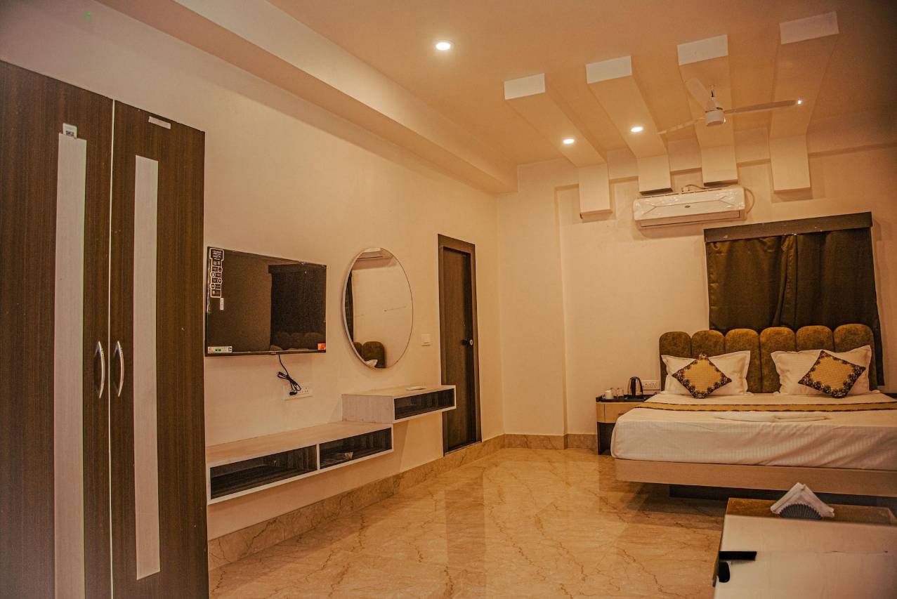 金色景观度假村 - 距离玛亚普尔寺10分钟(Golden Vista Resort - 10 Minute From Mayapur Temple)