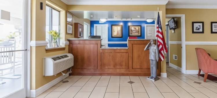 杰克森维尔勒琼营地附近罗德威套房酒店(Rodeway Inn & Suites Jacksonville Near Camp Lejeune)图片