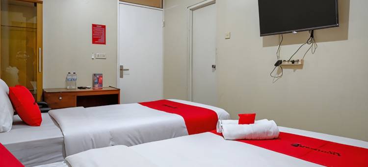红多兹库杜斯综合医院酒店(RedDoorz Near Rsud Kudus)图片