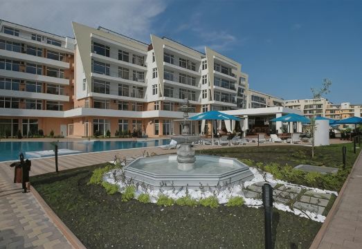 Apartments Bautik in Grand Kamelia Hotel Overview