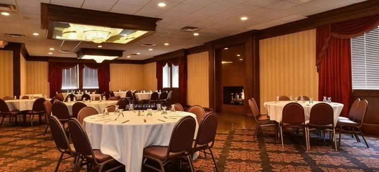 罗斯维尔/底特律地区温德姆戴斯套房酒店(Days Inn & Suites by Wyndham Roseville/Detroit Area)图片