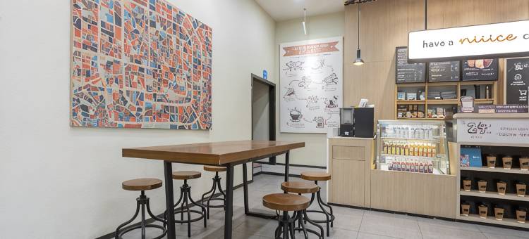 华庭酒店(郑州郑大一附院大卫城店)图片