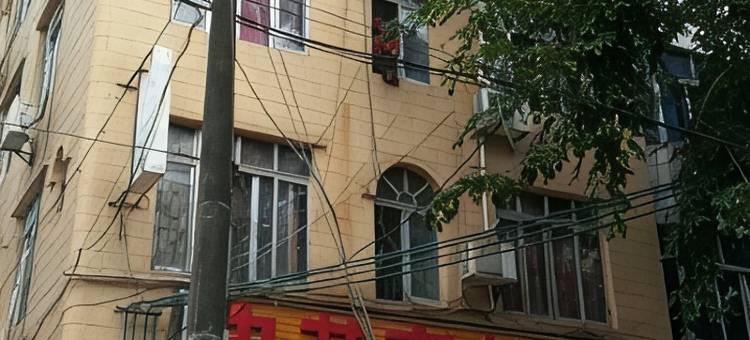 东兴忠英商务宾馆图片