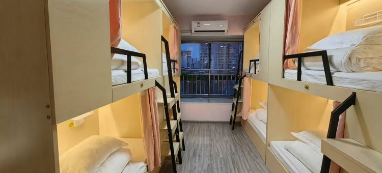 有为青年旅舍(南京南站店)图片