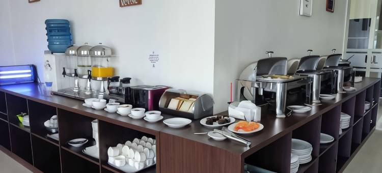 Wise Hotel Tomohon图片