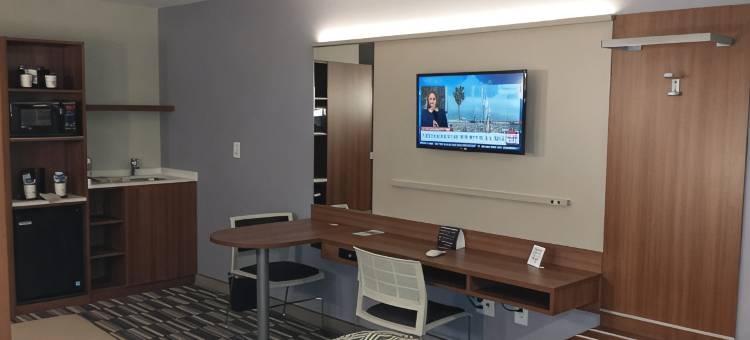 费城机场雷德利麦客达套房酒店(Microtel Inn & Suites by Wyndham Philadelphia Airport Ridley)图片