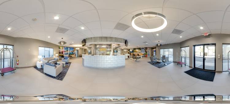 凯隆波因特酒店 - 近大学(Clarion Pointe Near University)图片