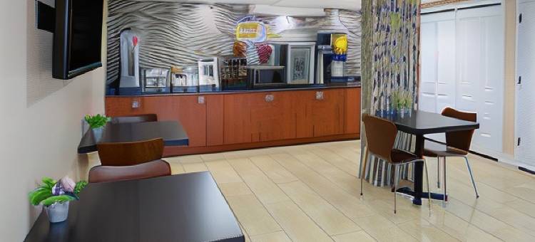 布雷登顿-萨拉索塔地区速8酒店(Super 8 by Wyndham Bradenton Sarasota Area)图片