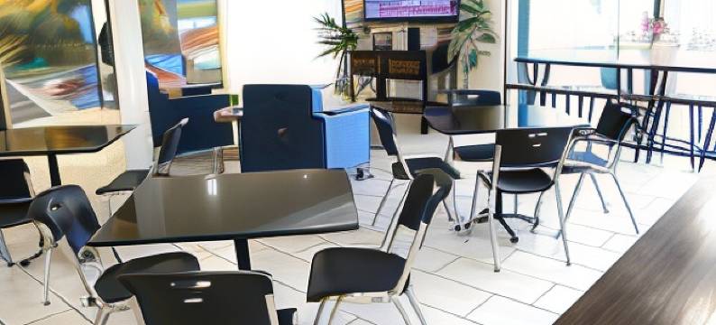 斯泰茨维尔凯隆波因特酒店(Clarion Pointe Statesville)图片