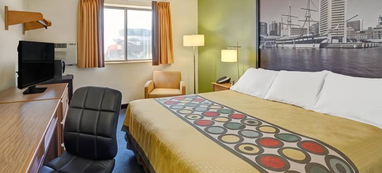 大学公园市华盛顿特区地区速8酒店(Super 8 by Wyndham College Park Wash DC Area)图片