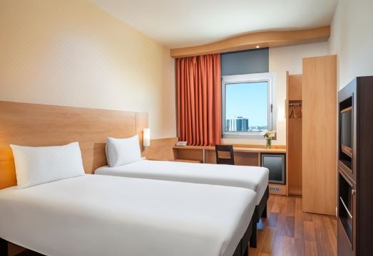 Ibis Adana Hotel Overview