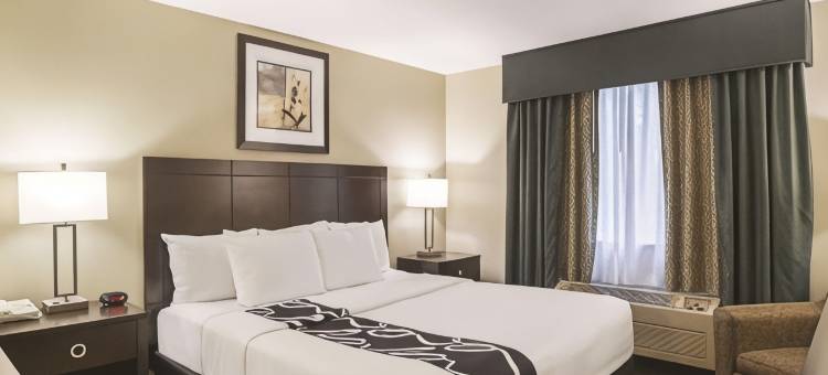 莱西奥林匹亚拉昆塔温德姆酒店(La Quinta Inn by Wyndham Olympia - Lacey)图片