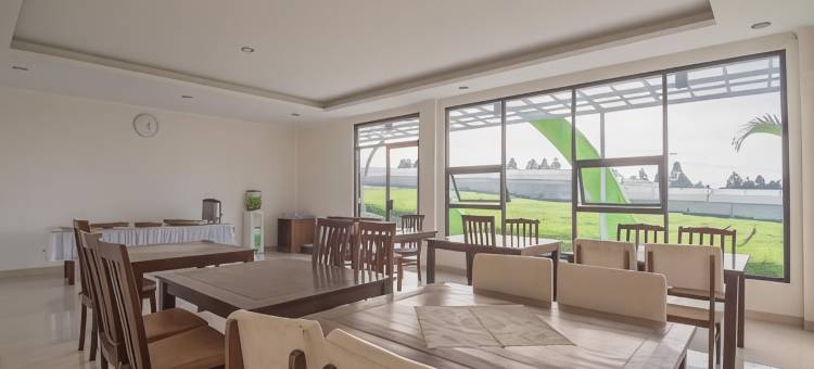 红多兹伊斯兰酒店-沙龙盖奇昂朱尔(RedDoorz Syariah @ Sarongge Cianjur)图片