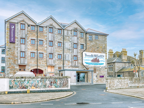 彭赞斯普瑞米尔酒店