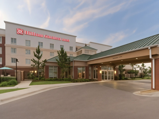 劳顿锡尔堡希尔顿花园酒店