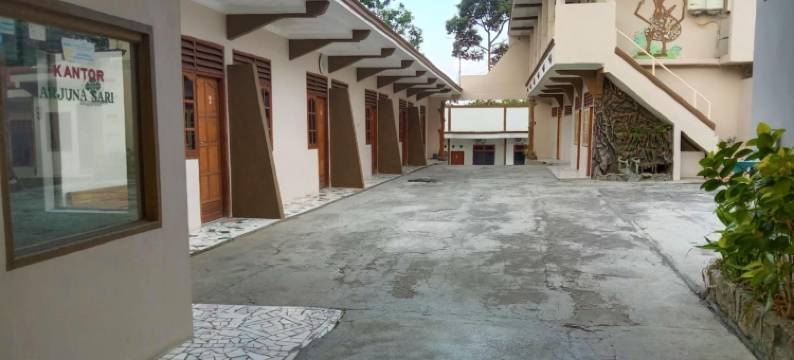 班顿甘阿朱纳萨里酒店(Hotel Arjuna Sari Bandungan)图片