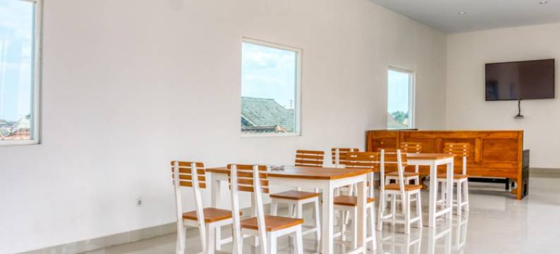 红多兹酒店@雅加尔普勒姆布兰2号(RedDoorz @ Plemburan Jakal 2)图片