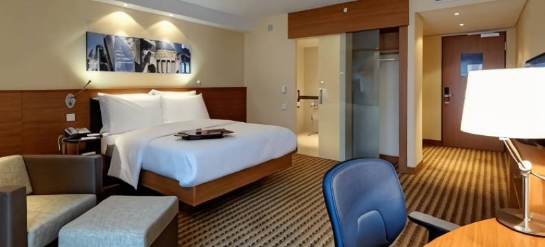 伦敦鲁顿机场希尔顿欢朋酒店(Hampton by Hilton London Luton Airport)图片