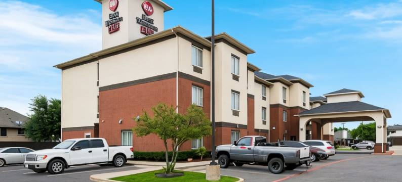 达拉斯湖贝斯特韦斯特优质套房酒店(Best Western Plus Lake Dallas Inn  Suites)图片