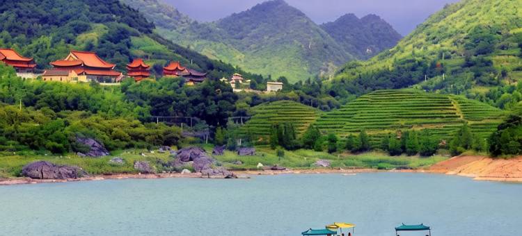 举岩民宿(双龙景区鹿女湖店)图片
