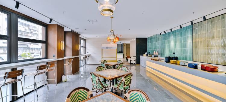 七寻·轻奢设计师观影酒店(洛阳应天门南广场洛邑古城店)图片