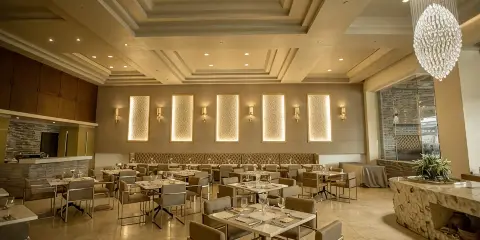 皇家曼達亞酒店