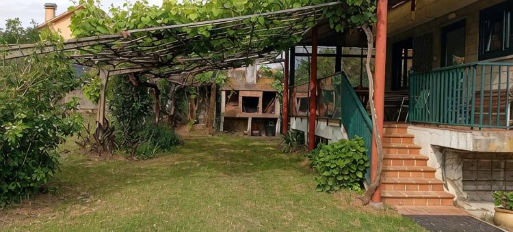 Vilagarcia De Arousa: House with garden, near the sea.图片