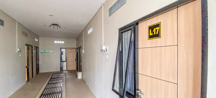 Modern Stay Near Roxy Mall Jember RedPartner图片
