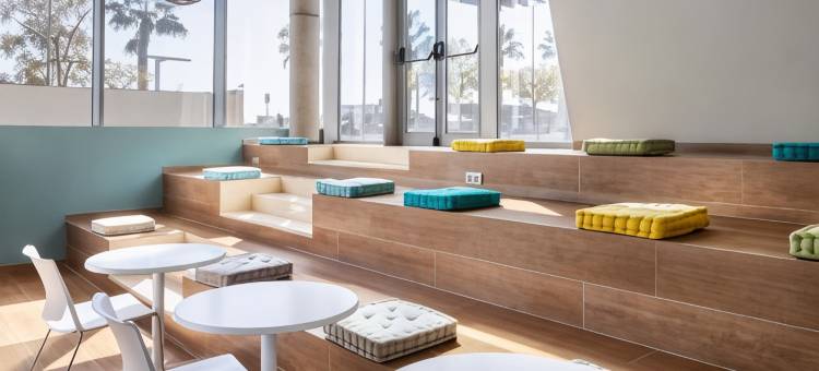 比拉德坎斯民宿酒店(B&B Hotel Barcelona Viladecans)图片