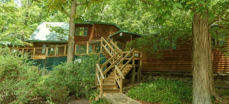 HotTub! FirePit, Private 2.5 acre Pond, 2 Kayaks! GameRoom! Slps12+图片