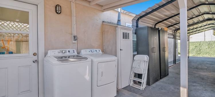 雅致四卧室度假屋，配有停车位, 游戏设施 & 火盆(Chic 4Br Rental w/ Parking, Games & Fire Pit)图片