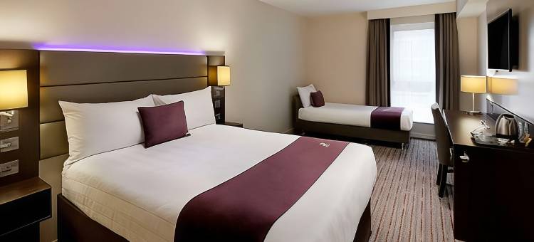 西贝辛斯托克普瑞米尔酒店(Premier Inn Basingstoke West)图片