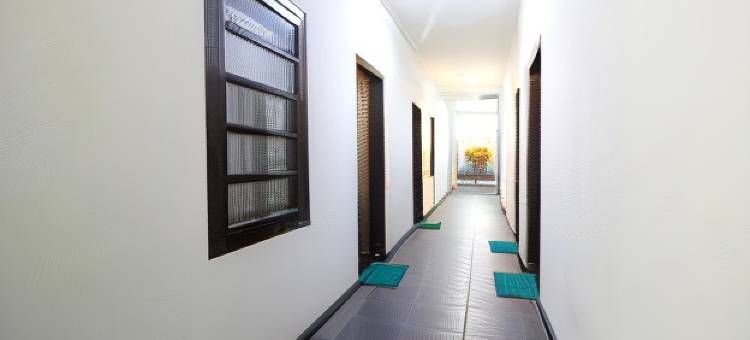 红多兹酒店-近梭罗广场(RedDoorz Near Stadion Manahan Solo)图片