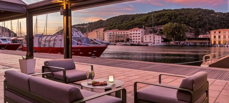 杜罗迪阿拉冈贝斯特韦斯特酒店(Best Western Hotel du Roy DAragon)图片