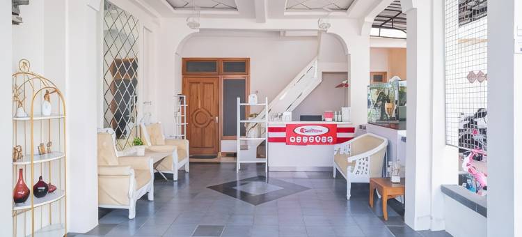 OYO 90546 光环伊斯兰家庭旅馆(RedDoorz Syariah at Aura Homestay)图片
