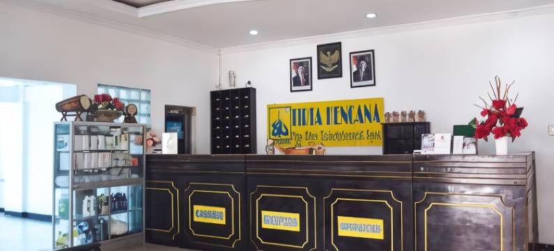 红多兹Plus酒店@蒂尔塔肯卡那酒店(RedDoorz Plus @ Tirta Kencana Hotel)图片