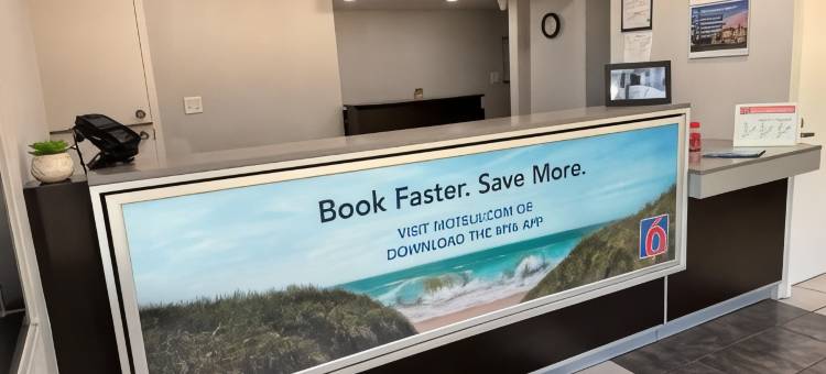 布雷登顿6号汽车旅馆(Motel 6 Bradenton, FL)图片