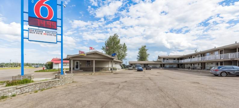 卑诗省纳尔逊堡 6 号汽车旅馆(Motel 6 Fort Nelson, BC)图片