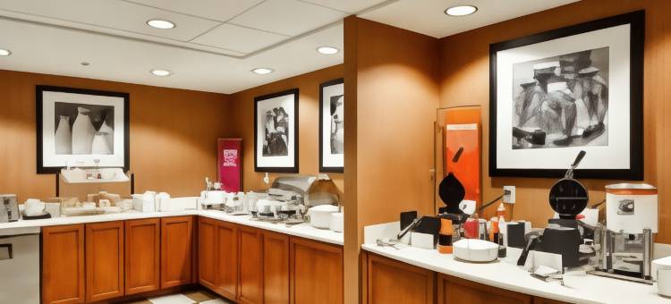 图森东/威廉姆斯中心欢朋套房酒店(Hampton Inn & Suites Tucson East/Williams Center)图片